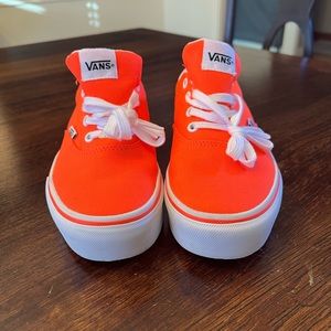 Women’s 7.5 platform Vans